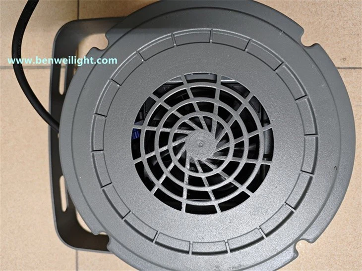 400-1000W LED Marine Searchlight | IMO-Compliant Navigation Light For Fishing Vessels factory