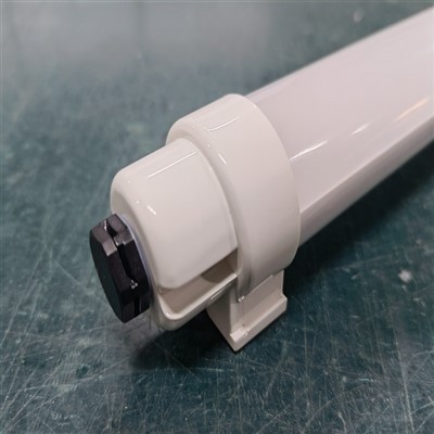 Светодиодный светильник для птицеводства с регулируемой яркостью